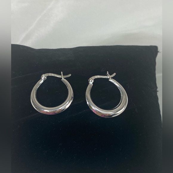 925 STERLING SILVER HOOP EARRINGS - Picture 3 of 6